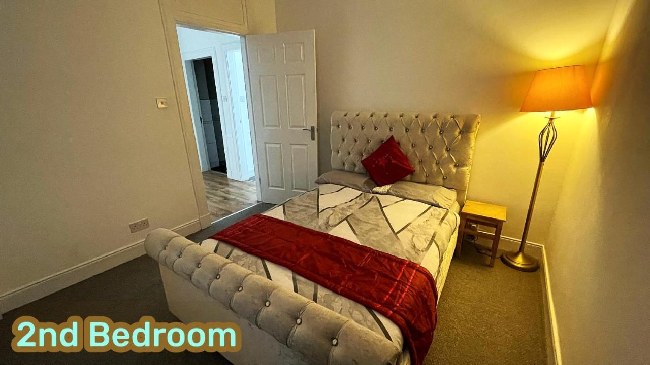 2 Bedrooms Entire Apartment Self Check In Kelty Extérieur photo