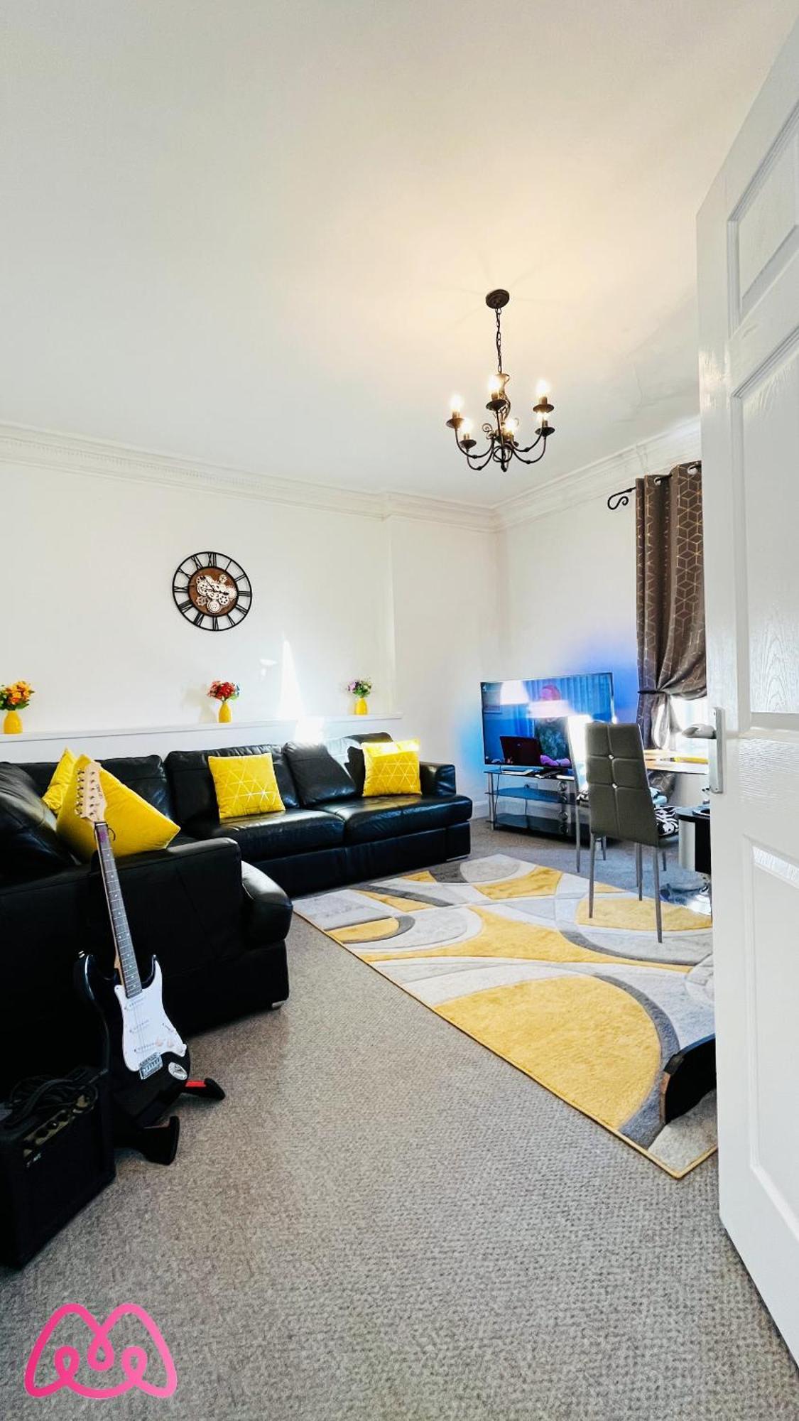 2 Bedrooms Entire Apartment Self Check In Kelty Extérieur photo